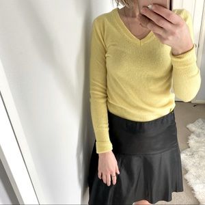 Halogen  100% Cashmere Yellow V neck Sweater size XS. I’m great condition